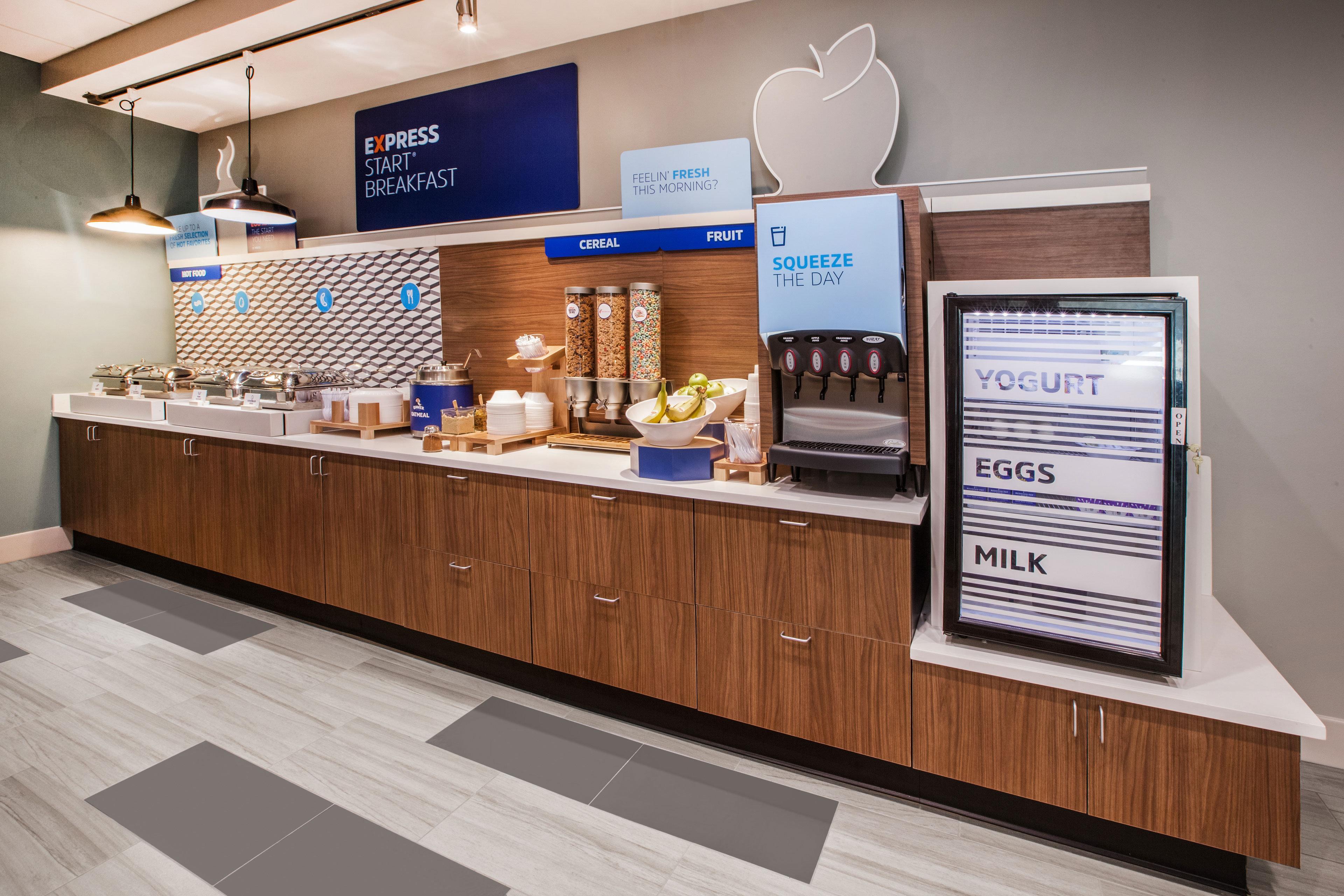Holiday Inn Express Hotel & Suites Cocoa Beach By Ihg Bagian luar foto